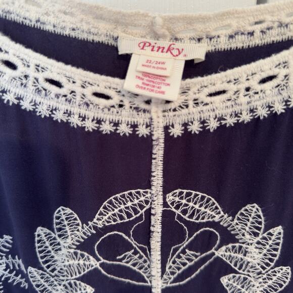 Pinky Peasant Top Navy Blue with White Crochet Embroidery Plus Size 22/24 3X - Picture 10 of 10